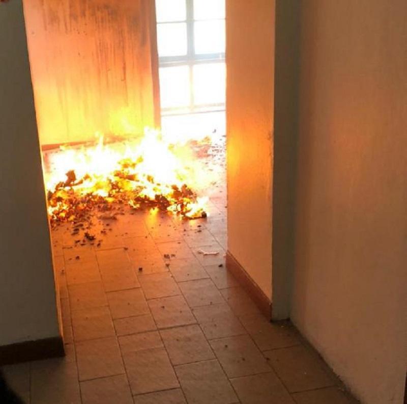 L'incendio del cartellone
