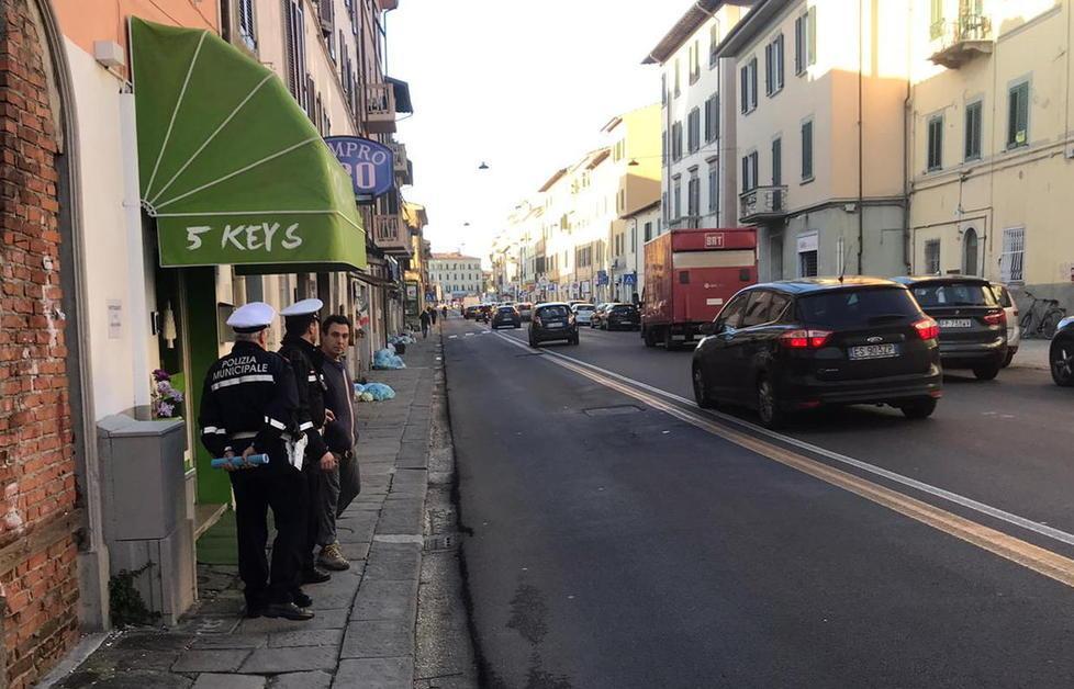 Gli agenti di polizia municipale in servizio