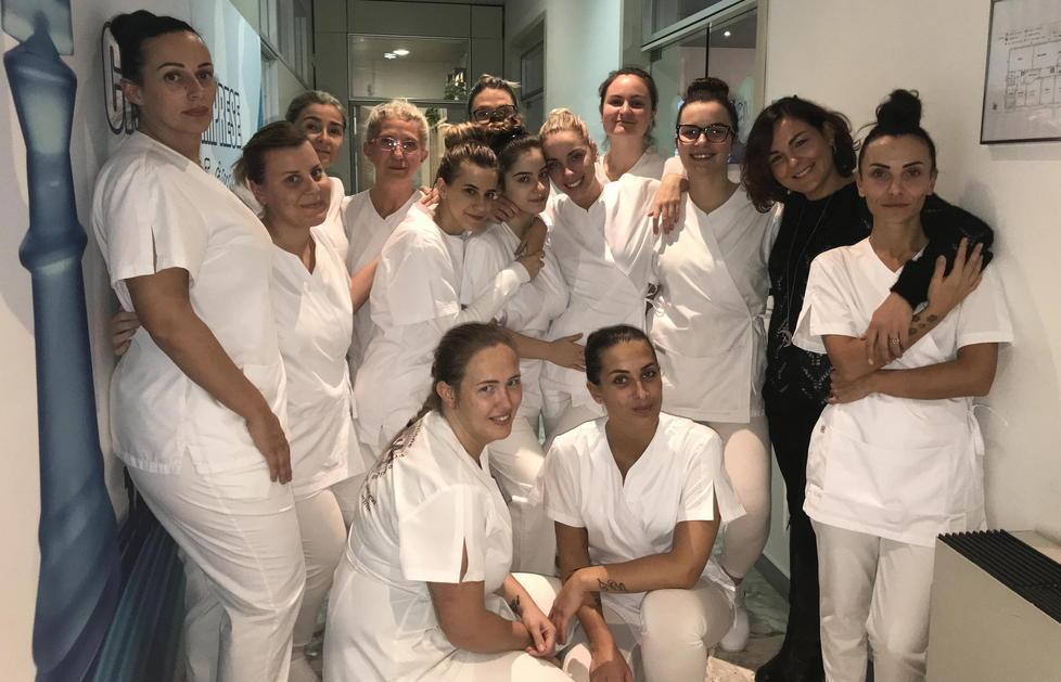 Cna “laurea” 27 estetiste a Massa In 13 pronte a fare impresa 