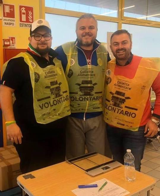 Successo per la raccolta di cibo al supermercato