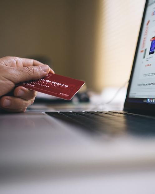 Usano l’identità di una donna di Gairo per fare acquisti on line