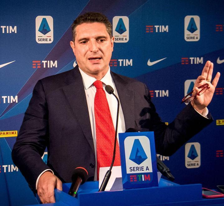 «Spegnete i microfoni verso la curva» Bufera su De Siervo 