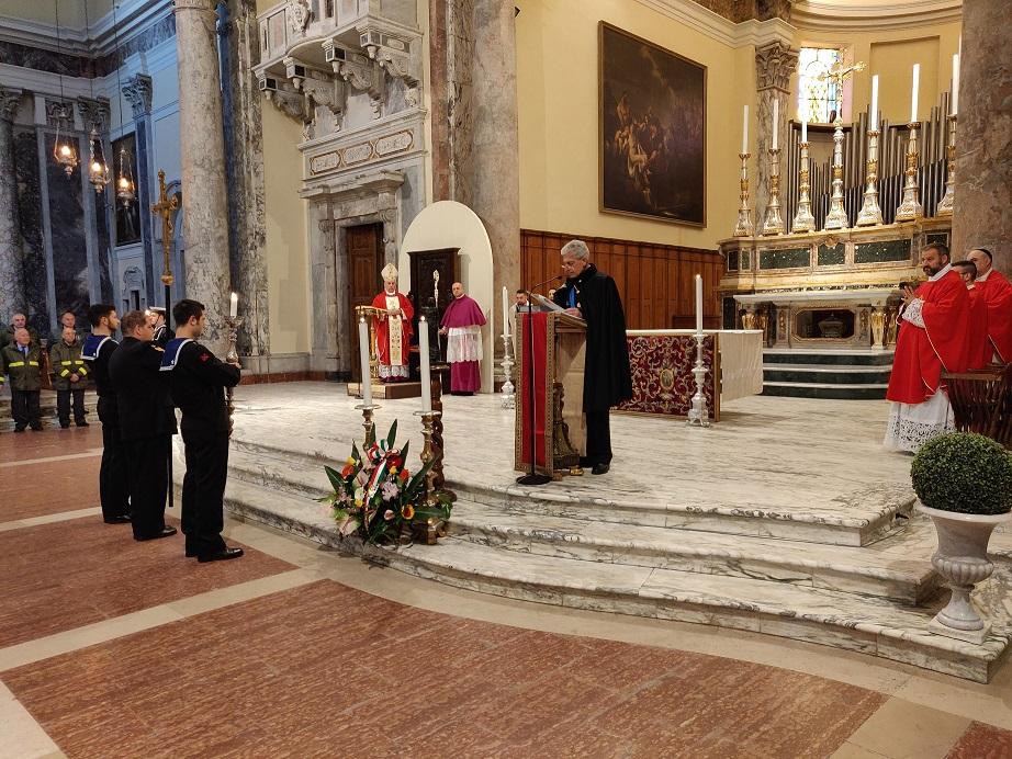 La messa in duomo col vescovo Simone Giusti