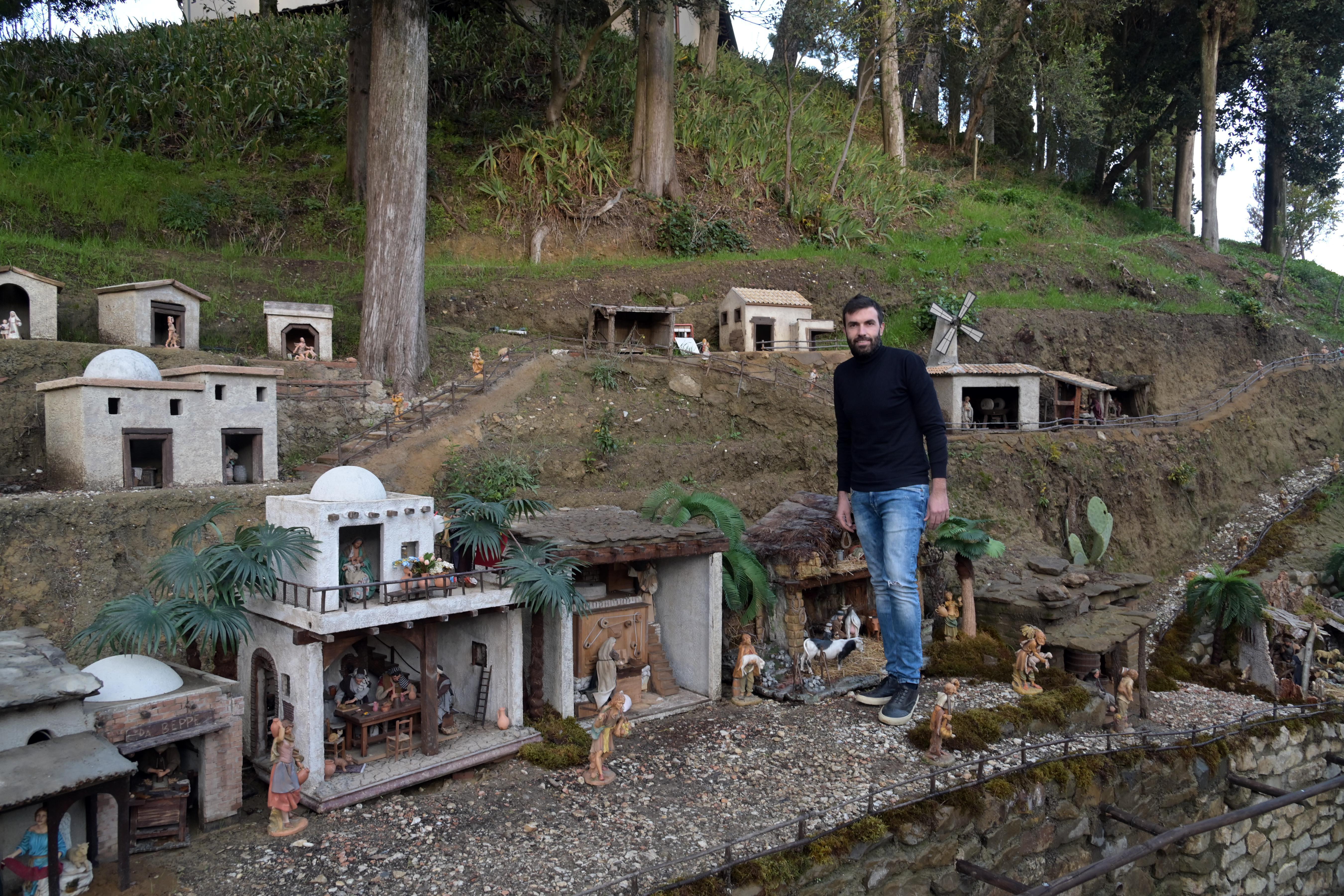 Tommaso Cei direttore artistico del presepe di Petroio (foto Carlo Sestini)