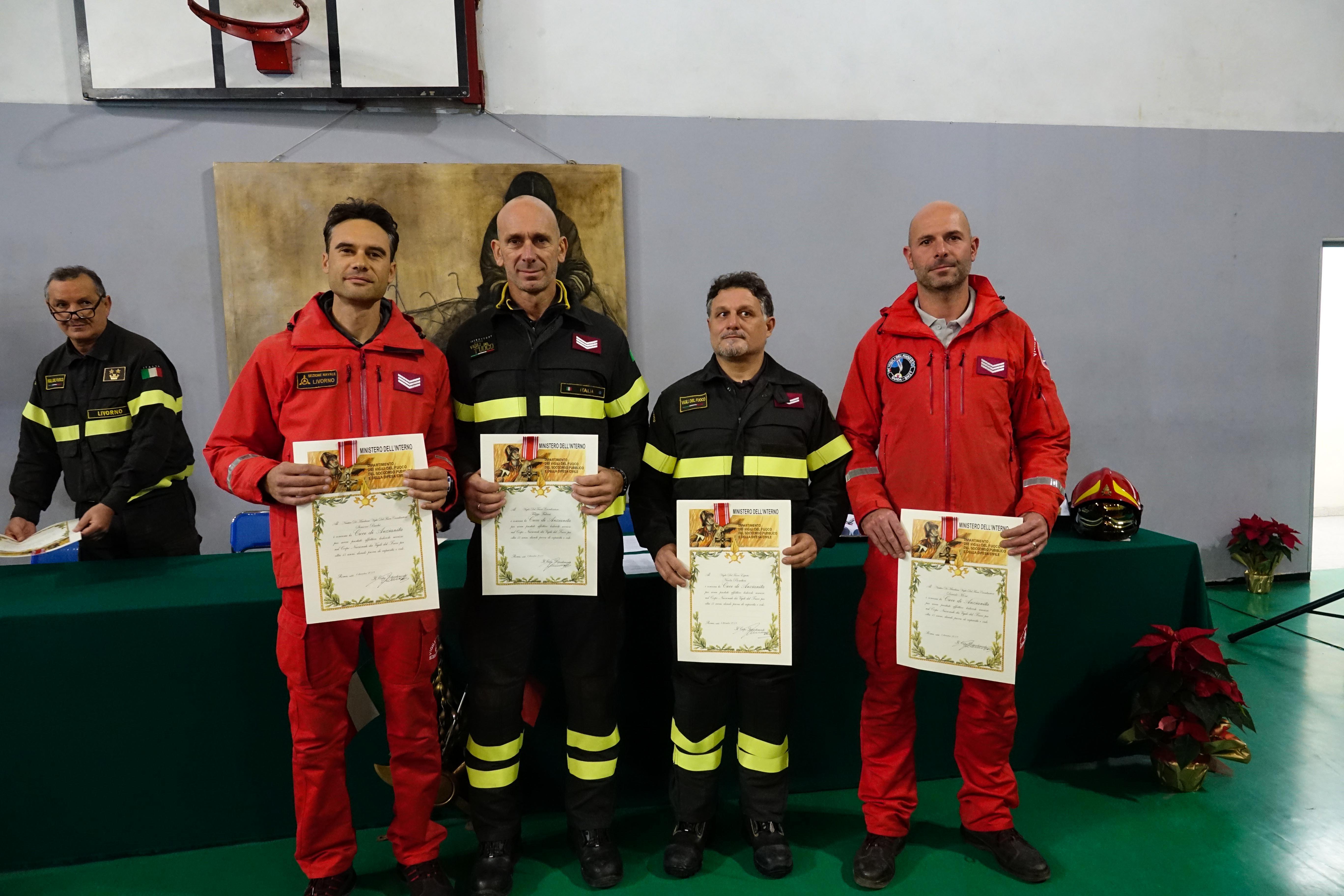 La premiazione vigili del fuoco durante la cerimonia di Santa Barbara con Simone Bachi, Filippo Fulceri, Davide Moni e Nicola Piombini (foto Riccardo Repetti/Pentafoto)