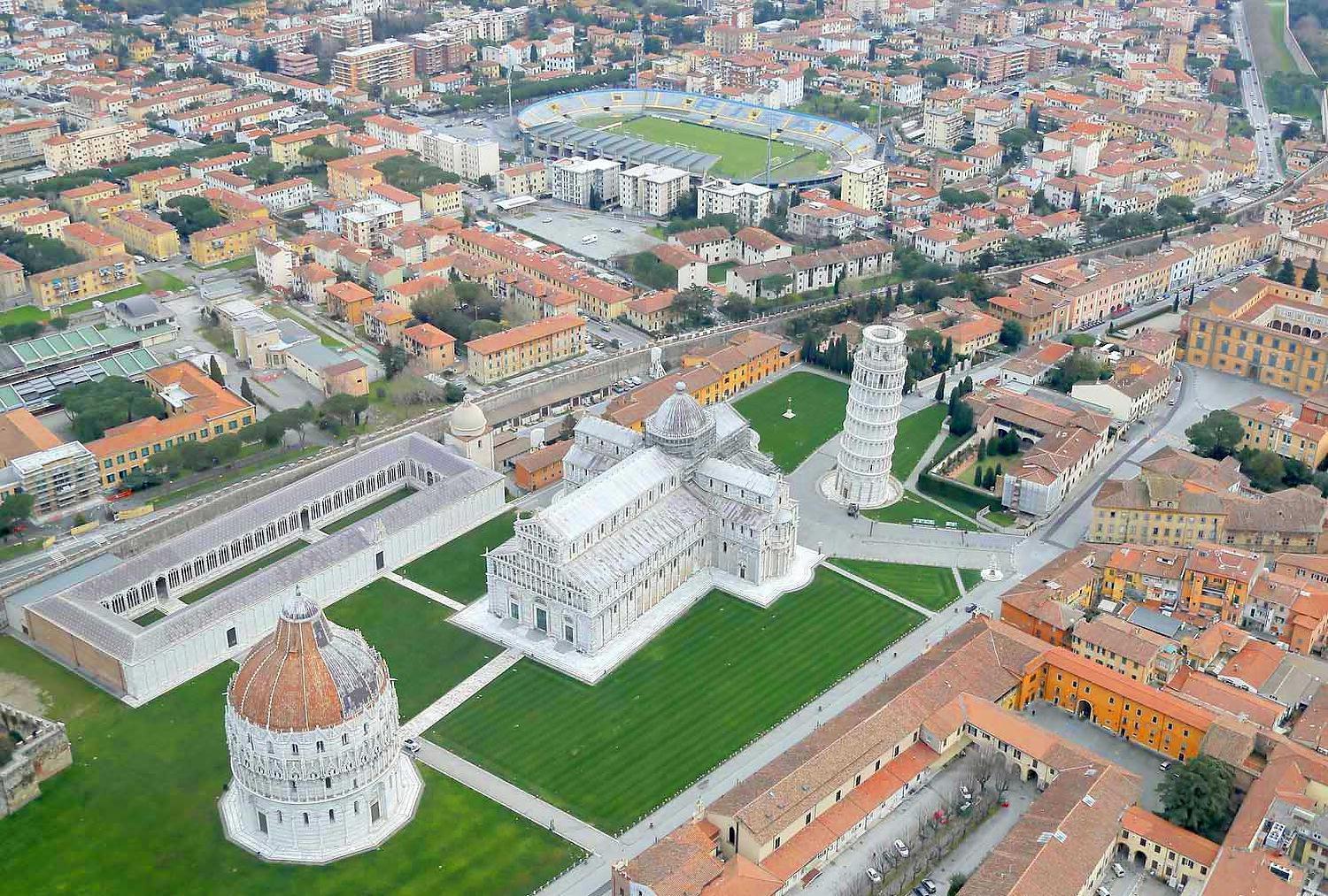 Una veduta aerea di Piazza dei Miracoli a Pisa