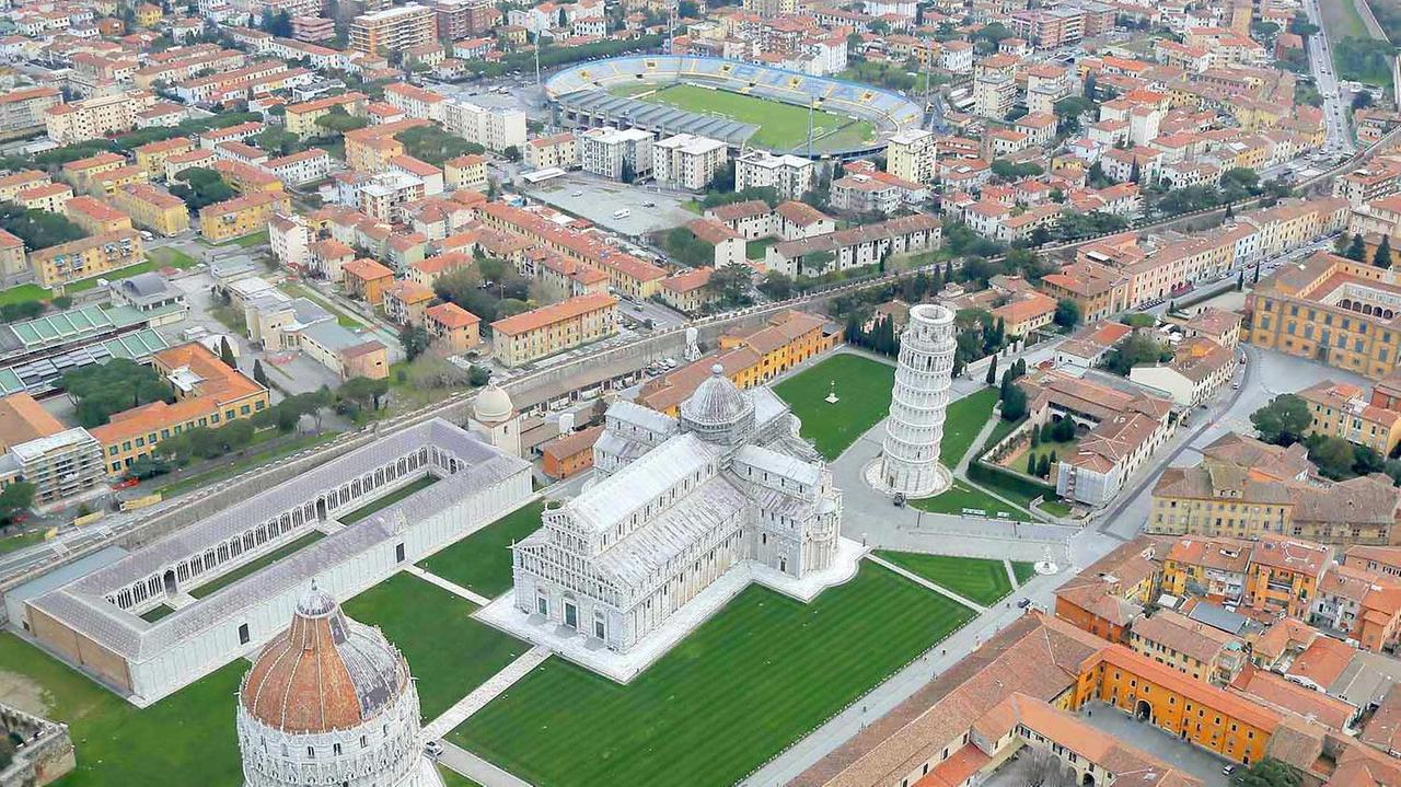 Una veduta aerea di Piazza dei Miracoli a Pisa