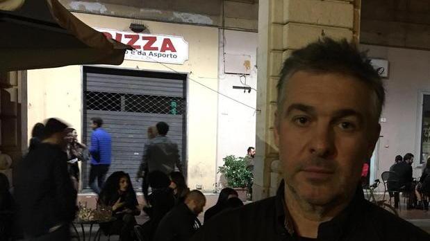 De Nigris di fronte al suo locale visitato dai ladri