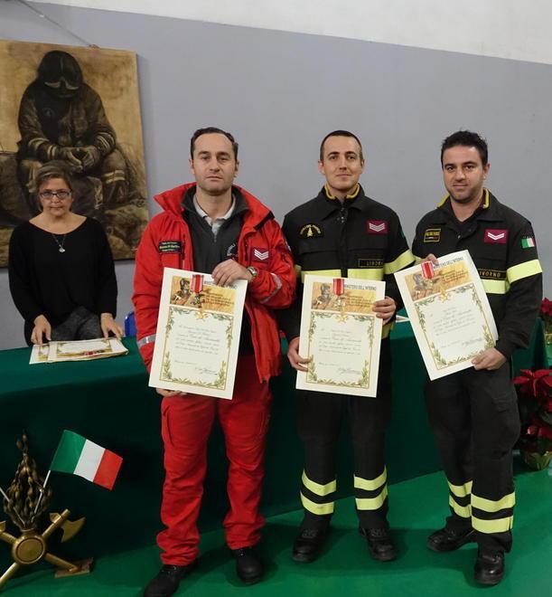 Elogi e premi nella giornata dei vigili del fuoco «Grazie angeli per quello che fate ogni giorno»