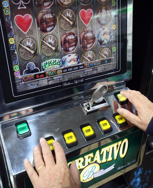 Slot, adesso si parla di proroga Iori: «Bonaccini, ripensaci» 