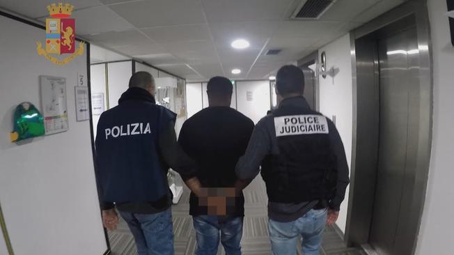 Polizia arresta due latitanti in Bolivia