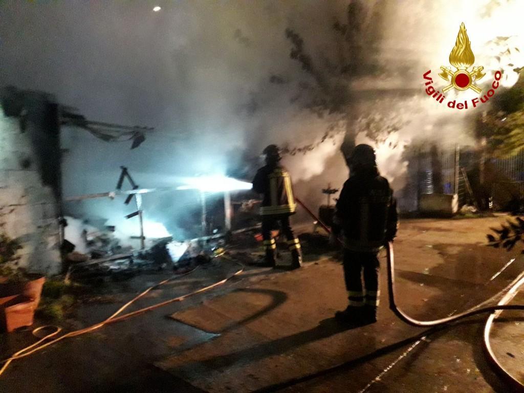 L'incendio a Capoterra (foto Mario Rosas)