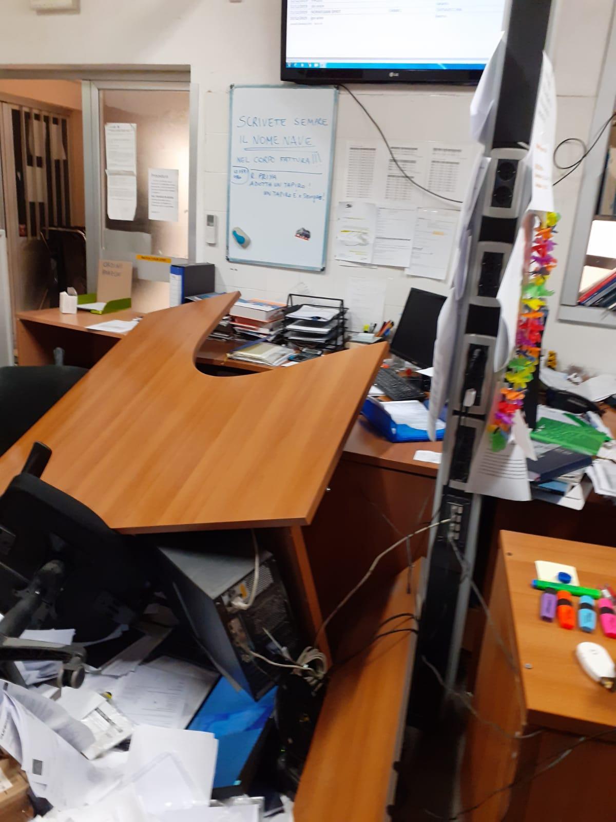 Uno degli uffici devastati della George Menaboni del Picchianti