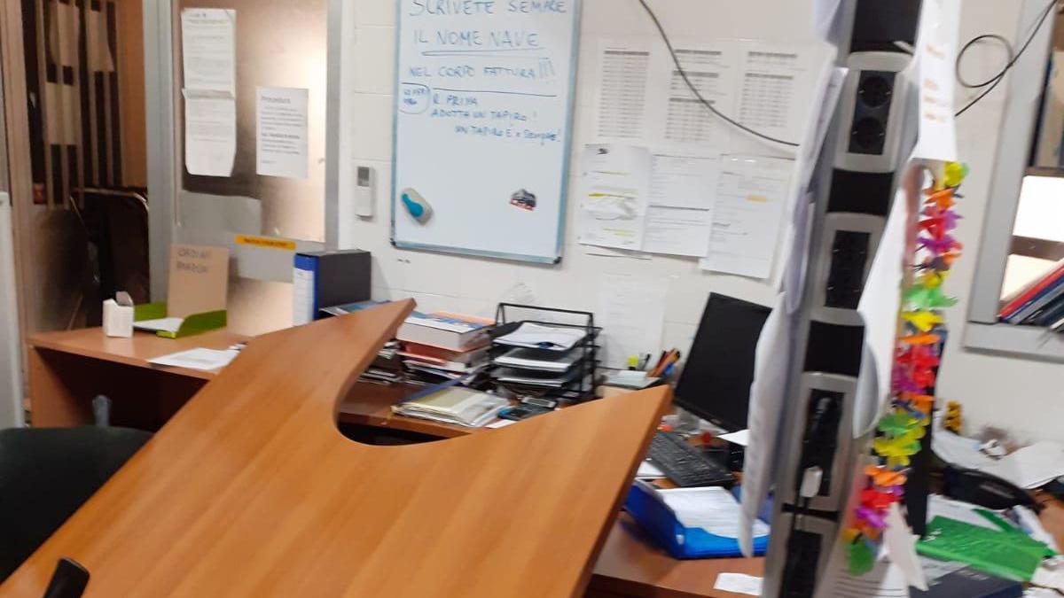 Uno degli uffici devastati della George Menaboni del Picchianti