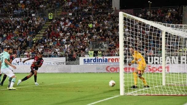 Il gol di Joao Pedro all'Inter nella gara di questo campionato a Cagliari
