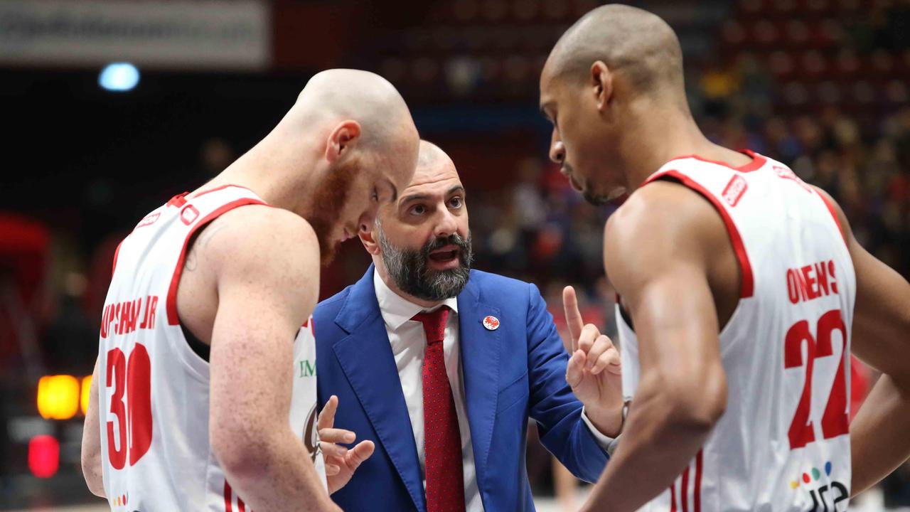 Il coach Buscaglia Upshaw e Owens al Forum