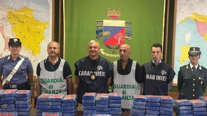 Nel container 134 chili di cocaina: sette anni al “guardiano” del carico