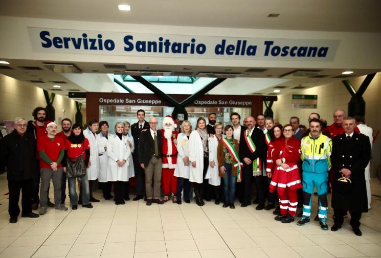 I doni di Babbo Natale ai bambini ospiti del reparto di pediatria