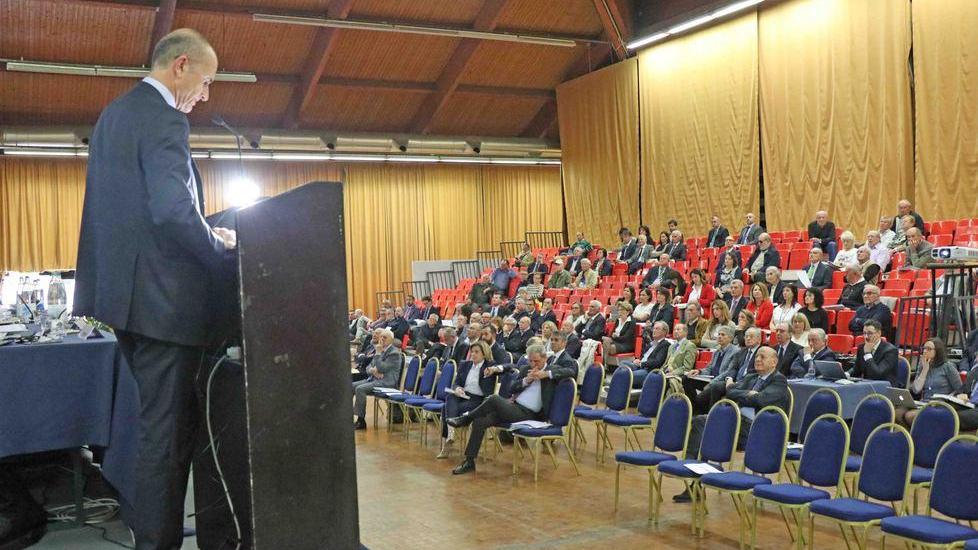 Caricento in assemblea Oggi è il giorno della svolta