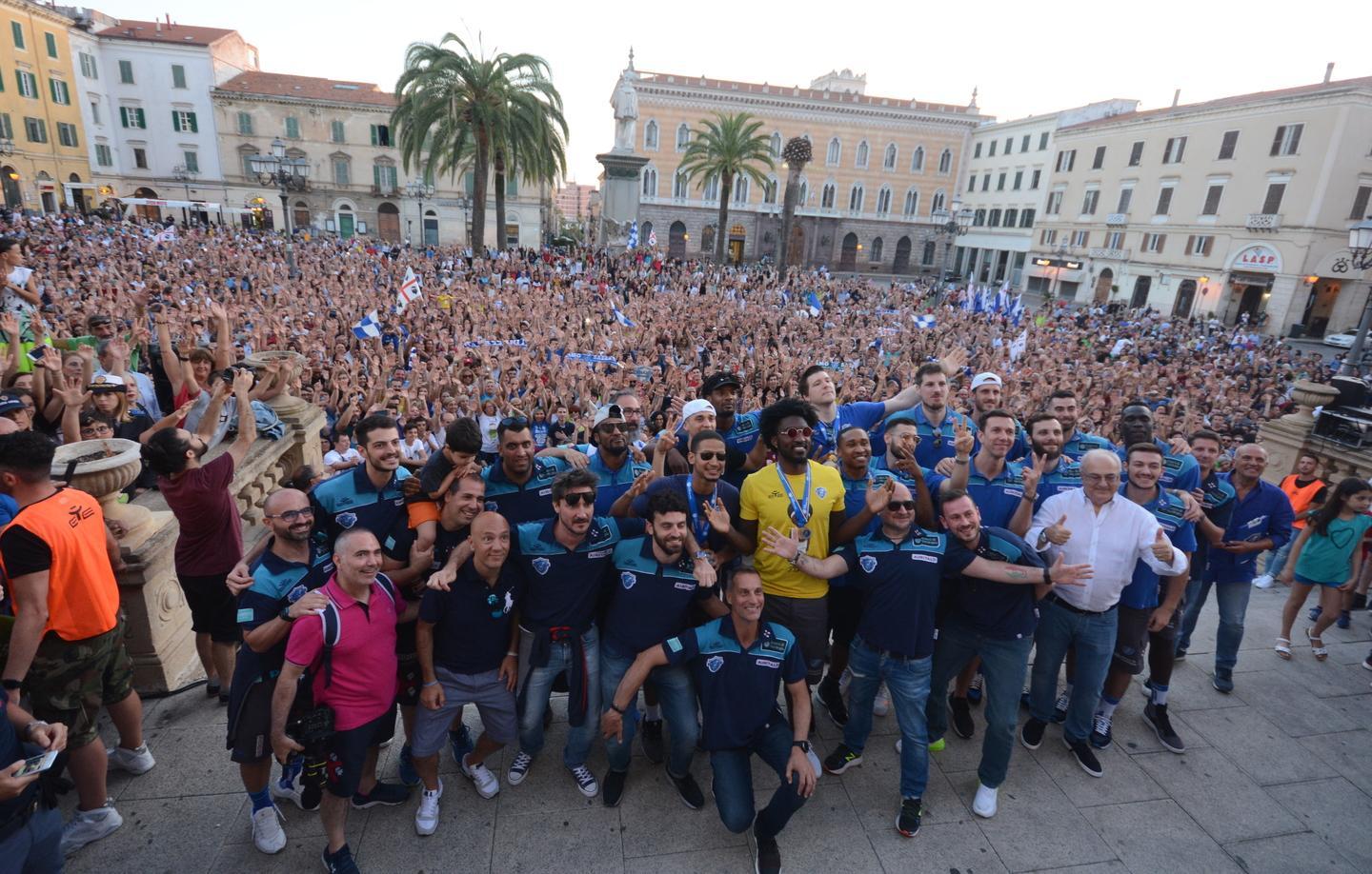 La Dinamo sul podio del tifo tricolore 