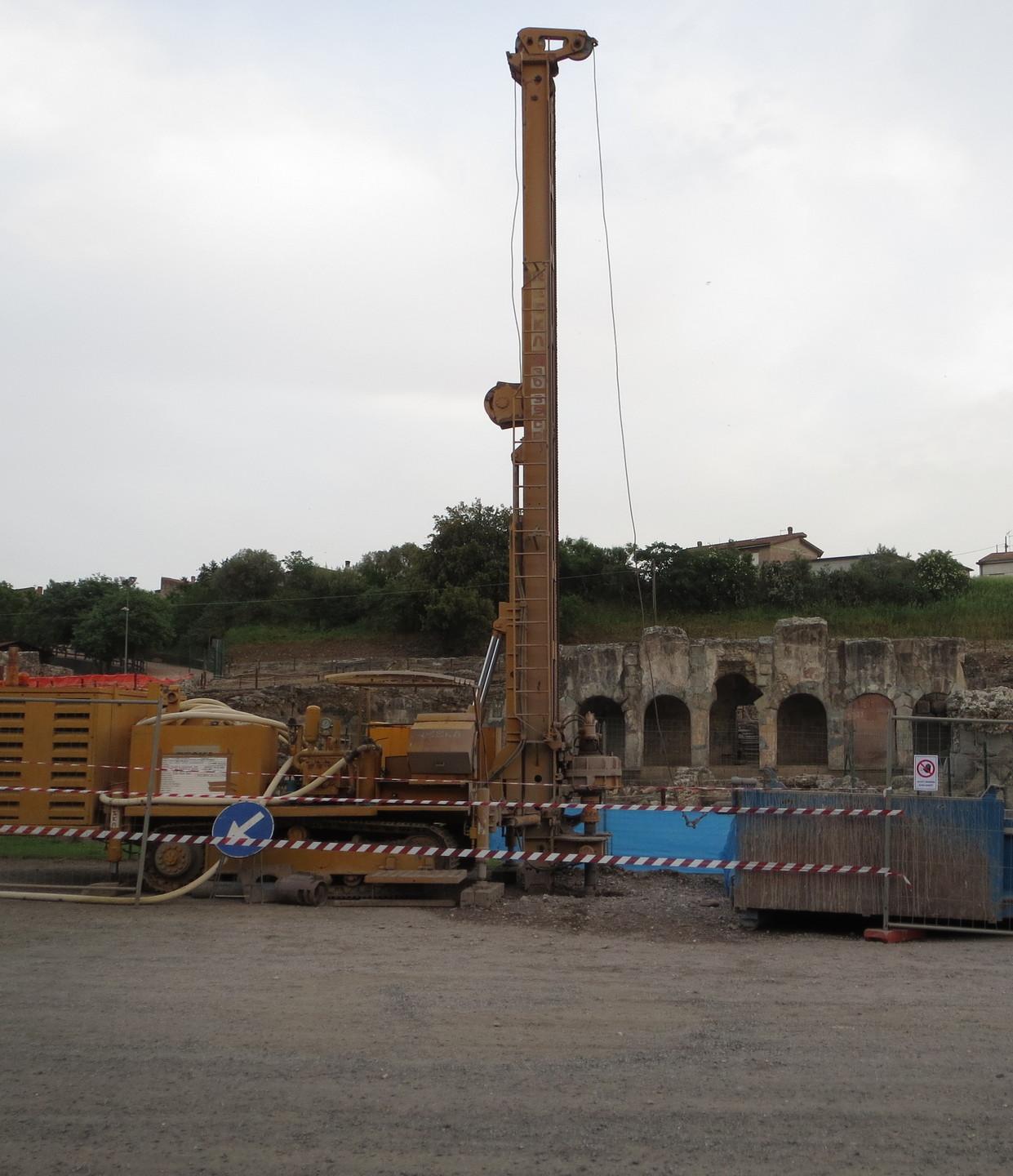 Quattro test con le trivelle alla ricerca di acqua calda 