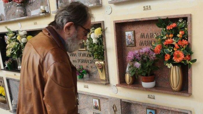 «Sfondata la lastra di mio padre Luogo incustodito: vergogna»