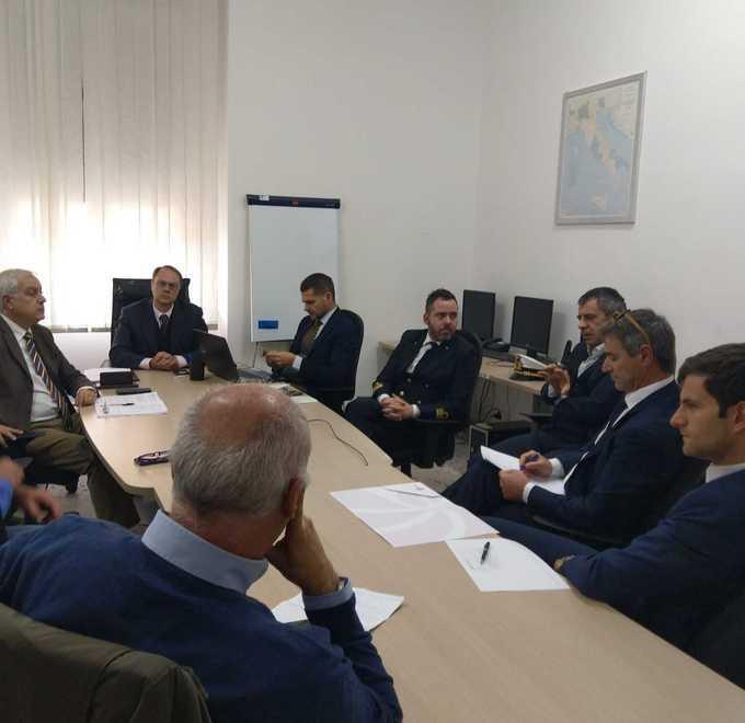 L’incontro in Prefettura, a sinistra il sindaco gigliese Sergio Ortelli