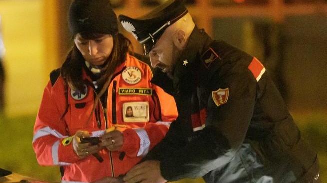 Aggredita dal rapinatore: «Guardavo la tv in sala. È sbucato con un coltello»