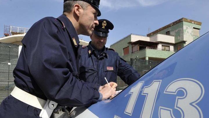 Si fingono vigili urbani e tentano la truffa: «Ci dia oro e soldi o saranno distrutti»