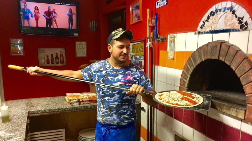 Gianluca, La Vela dopo la gavetta: «La pizza è passione e mestiere»