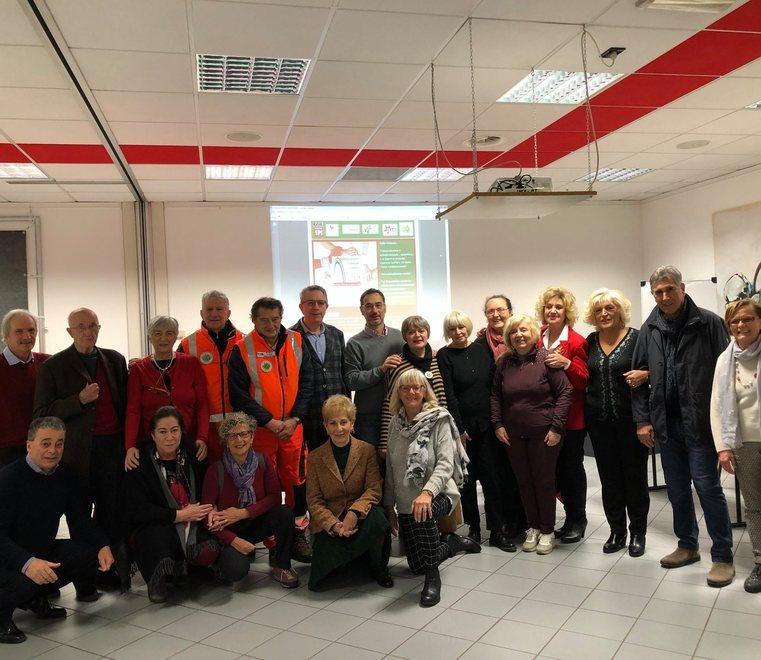 Foto di gruppo per tutte le associazioni coinvolte nell’operazione