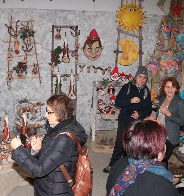Al Piazzone un Natale a tutta cartapesta con la coop “Le Botteghe” 