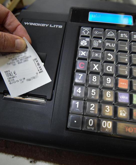 Scontrino elettronico, arriva la rivoluzione Dal 1° gennaio scattano i nuovi obblighi 