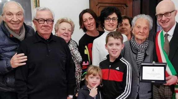 Nonna Irma festeggia cent’anni con il sindaco