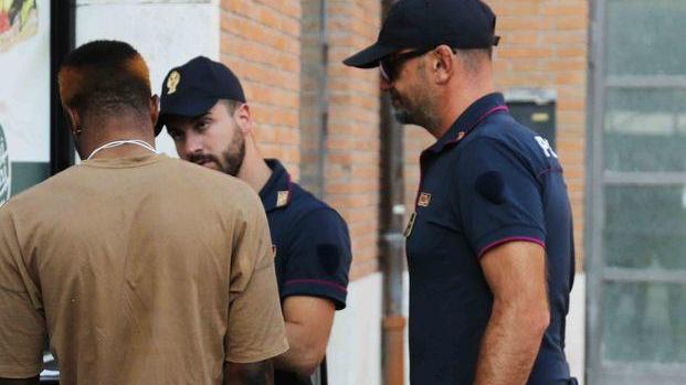 Sfruttatore nigeriano ricercato in Francia e arrestato in via Turri