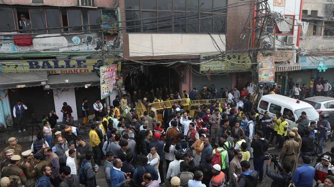 Incendio in mercato New Delhi, 43 morti