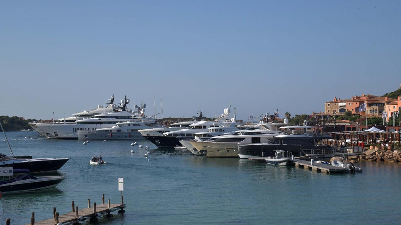 Maxi yacht, occasione persa: dopo le vacanze scappano dalla Sardegna