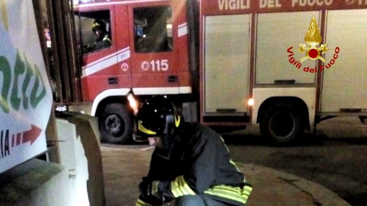 Cagliari, fuga di gas: allarme nel cuore della notte in via Milano