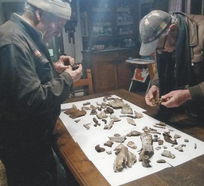 Per boschi in cerca di aerei militari: l’hobby di Tommaso e Francesco 