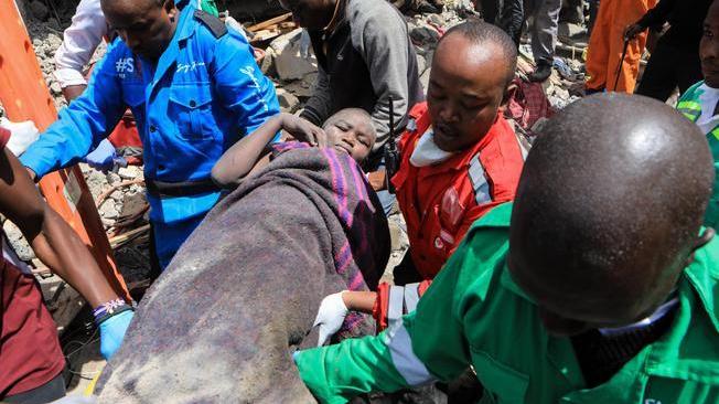 Kenya:palazzo crollato, dopo 48h 2 vivi