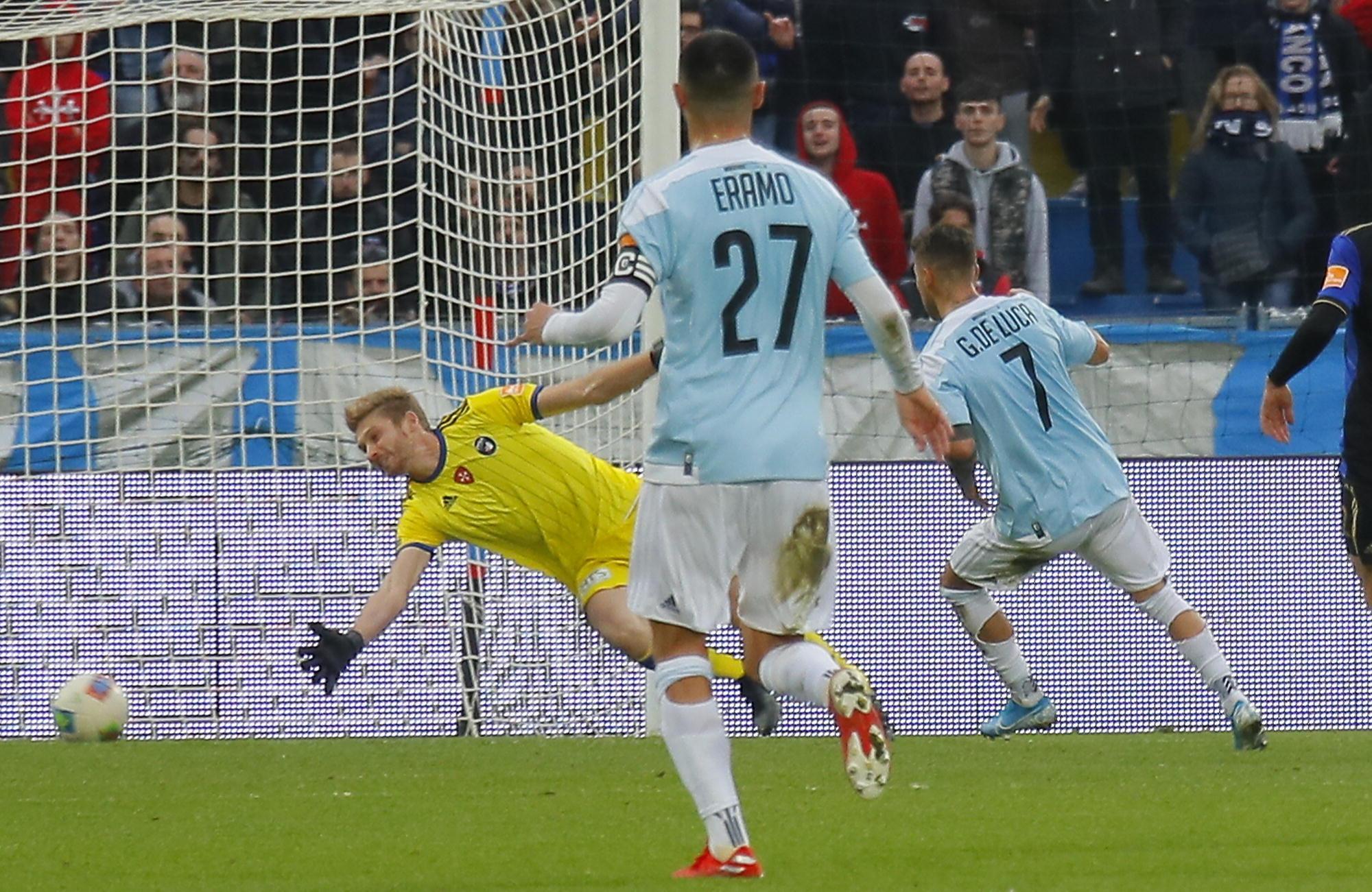 Giuseppe De Luca segna il primo gol dlel'Entella