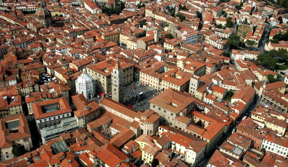 Lavori più facili nei palazzi del dopoguerra, stop ai permessi a costruire 