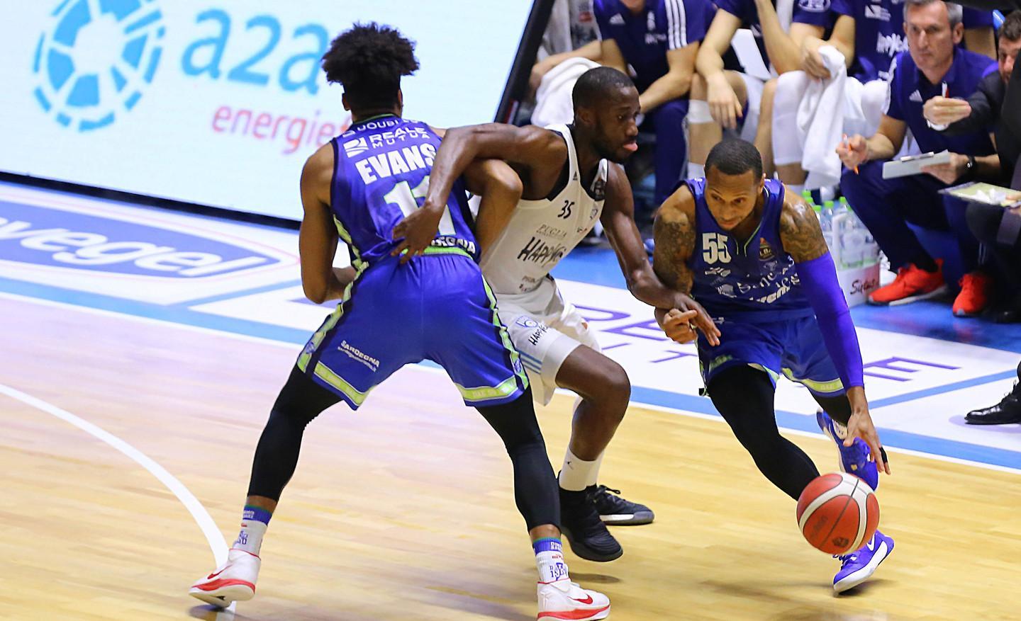 Una super Dinamo fa il colpo e resta in scia alla capolista 