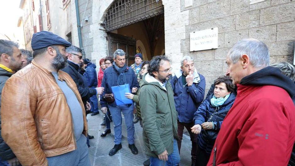 Rimateria, i lavoratori: «Sacrificati per un gioco della politica perché siamo un bersaglio facile»