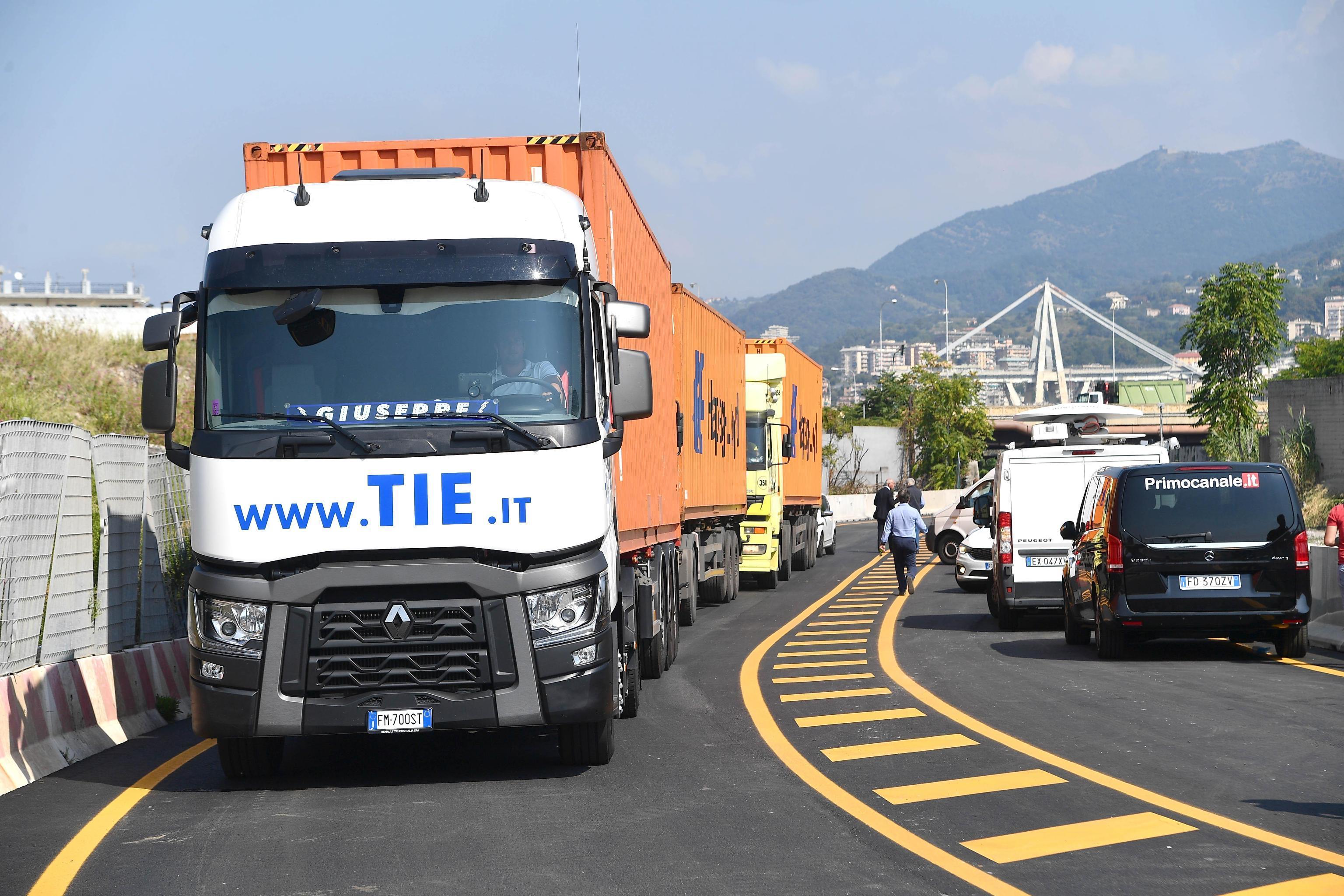 Stangata per i tir sui traghetti, Cna: "Costo insopportabile per le imprese"