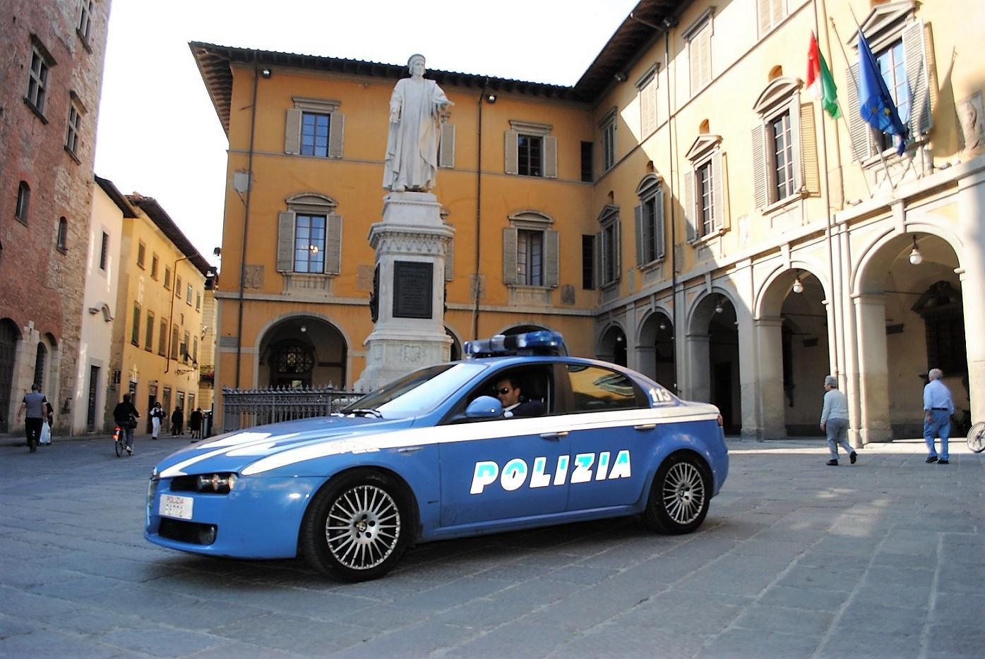 Una volante della polizia