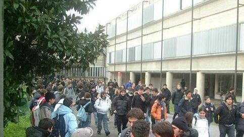 Dal Paladini al Vallisneri, dall’Itc al Fermi: sbloccati i 44 milioni per rifare le scuole
