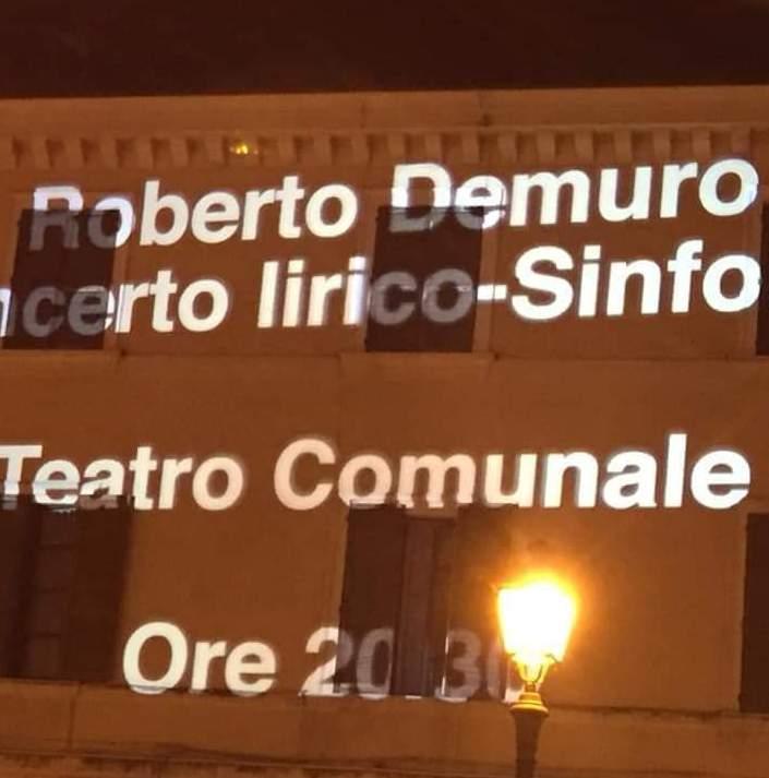 Sassari, il maxi proiettore “stecca” e Demuro diventa Roberto 
