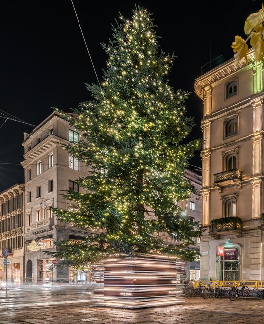 Il marmo di Vagli “in vetrina” in via Montenapoleone 