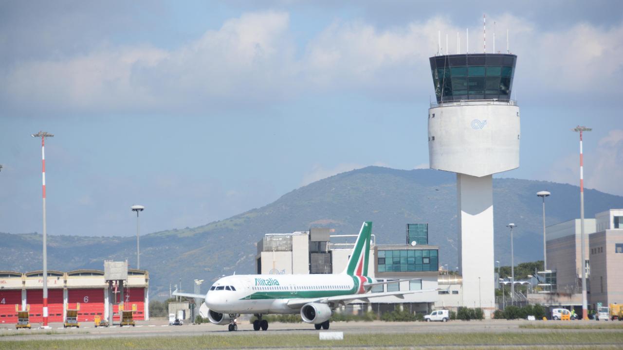Venerdì nero sui cieli della Sardegna, ferme Alitalia e Air Italy 